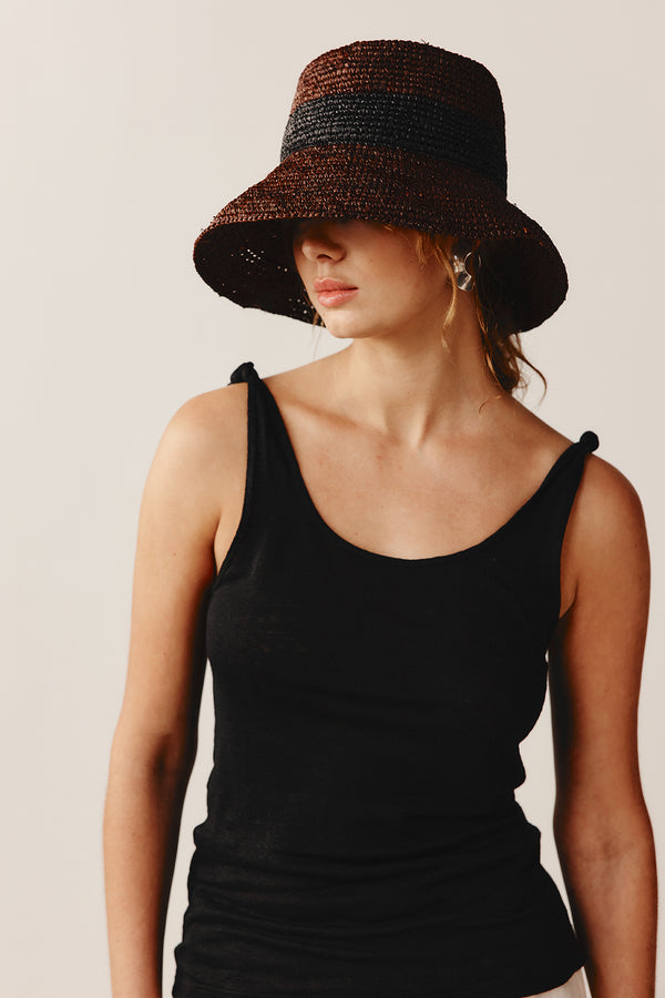 ALMETA SINGLET - BLACK