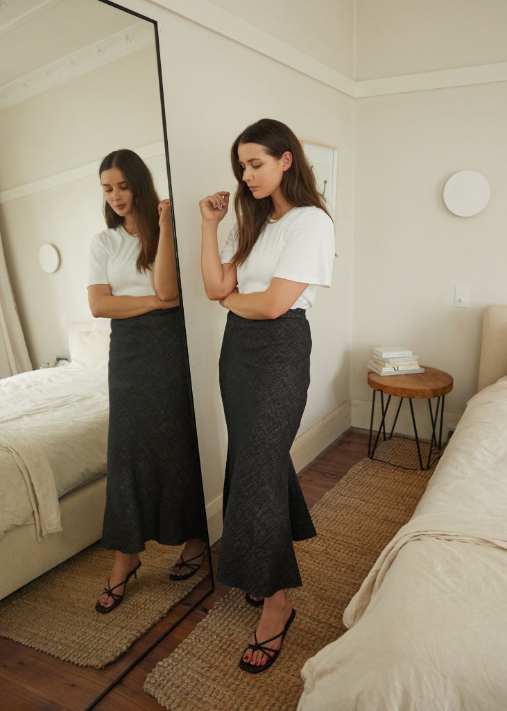 Marle Woman: Sara Crampton