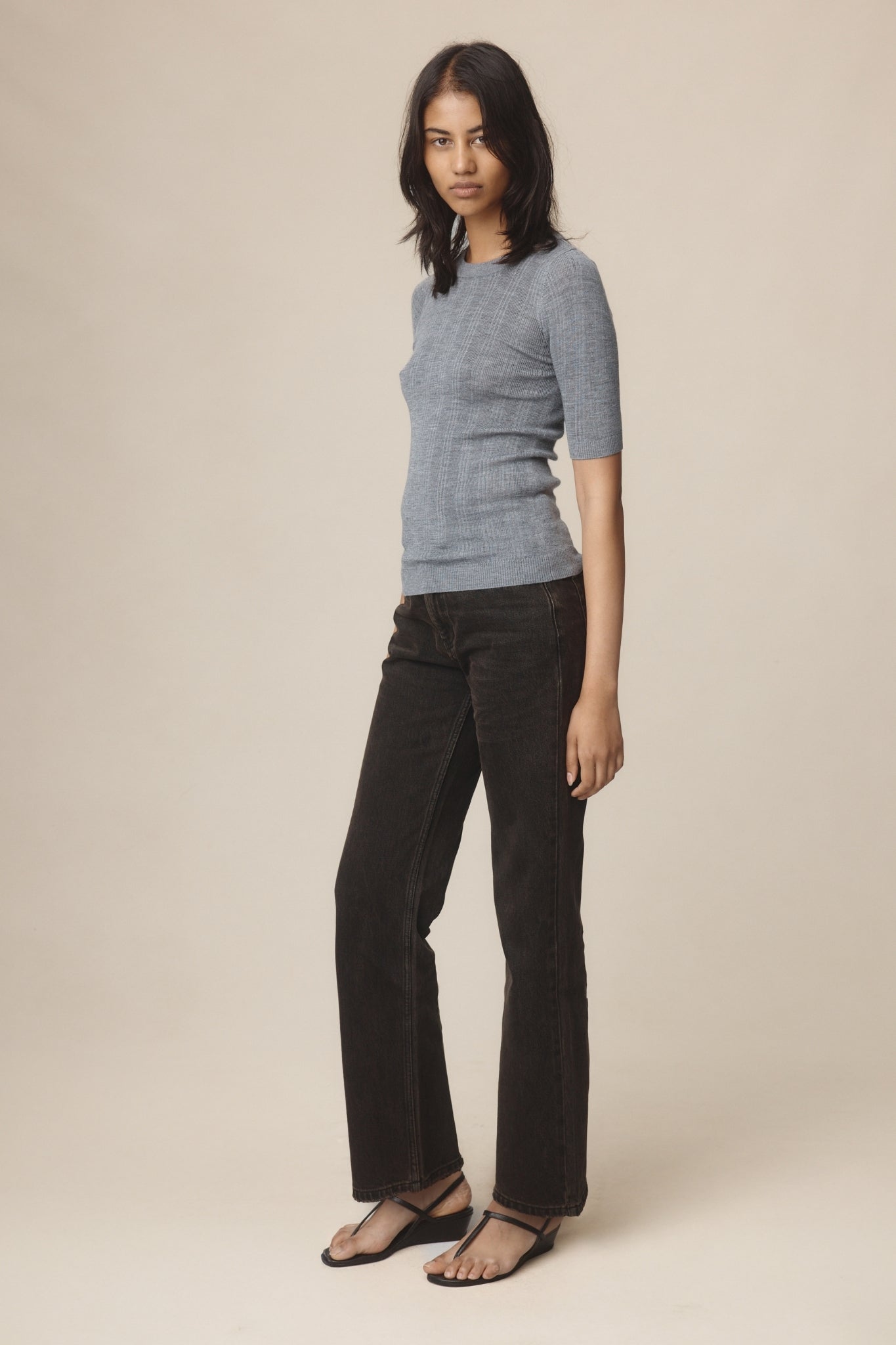 LAYLA TEE - SOFT CHARCOAL