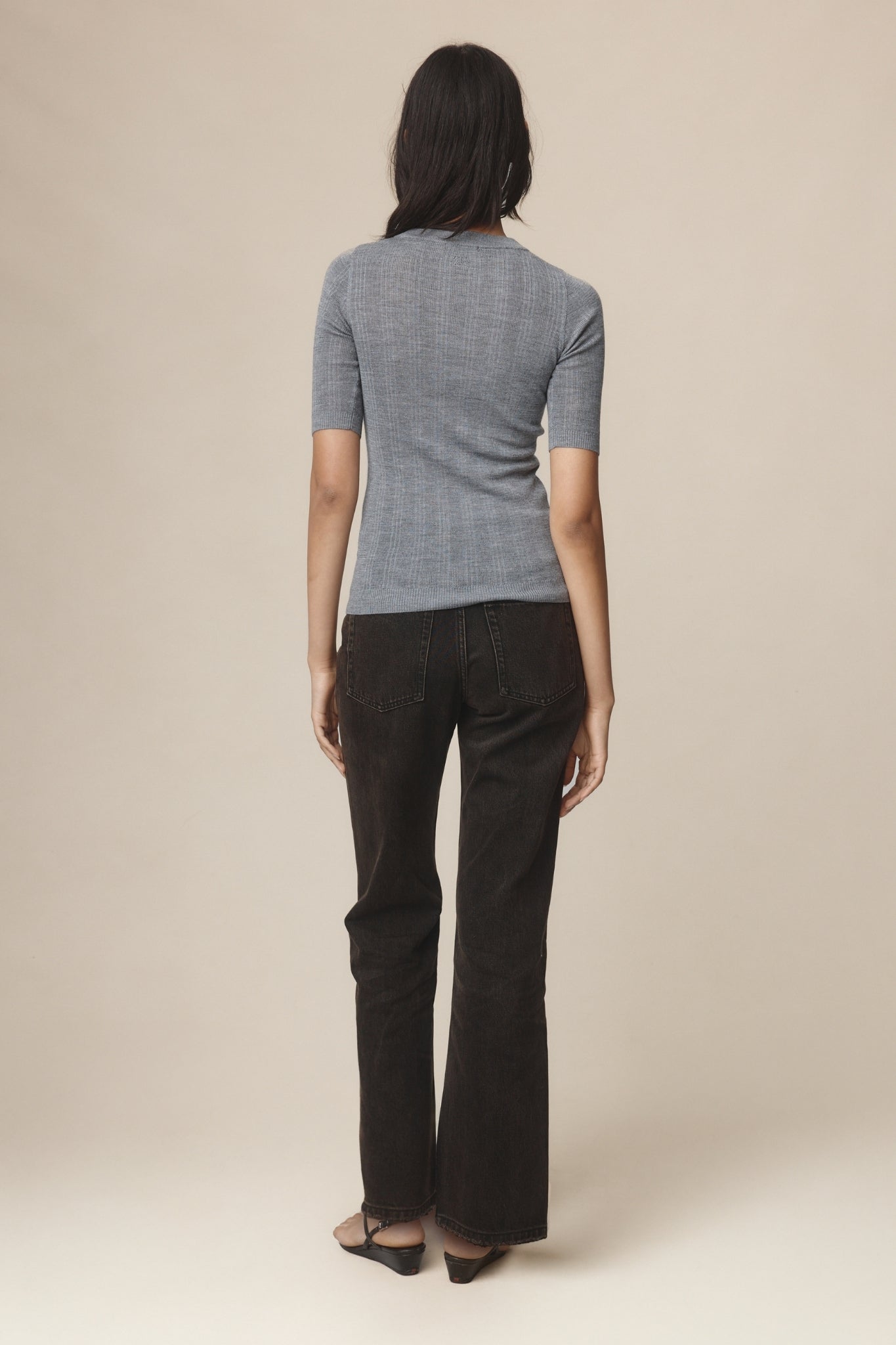 LAYLA TEE - SOFT CHARCOAL