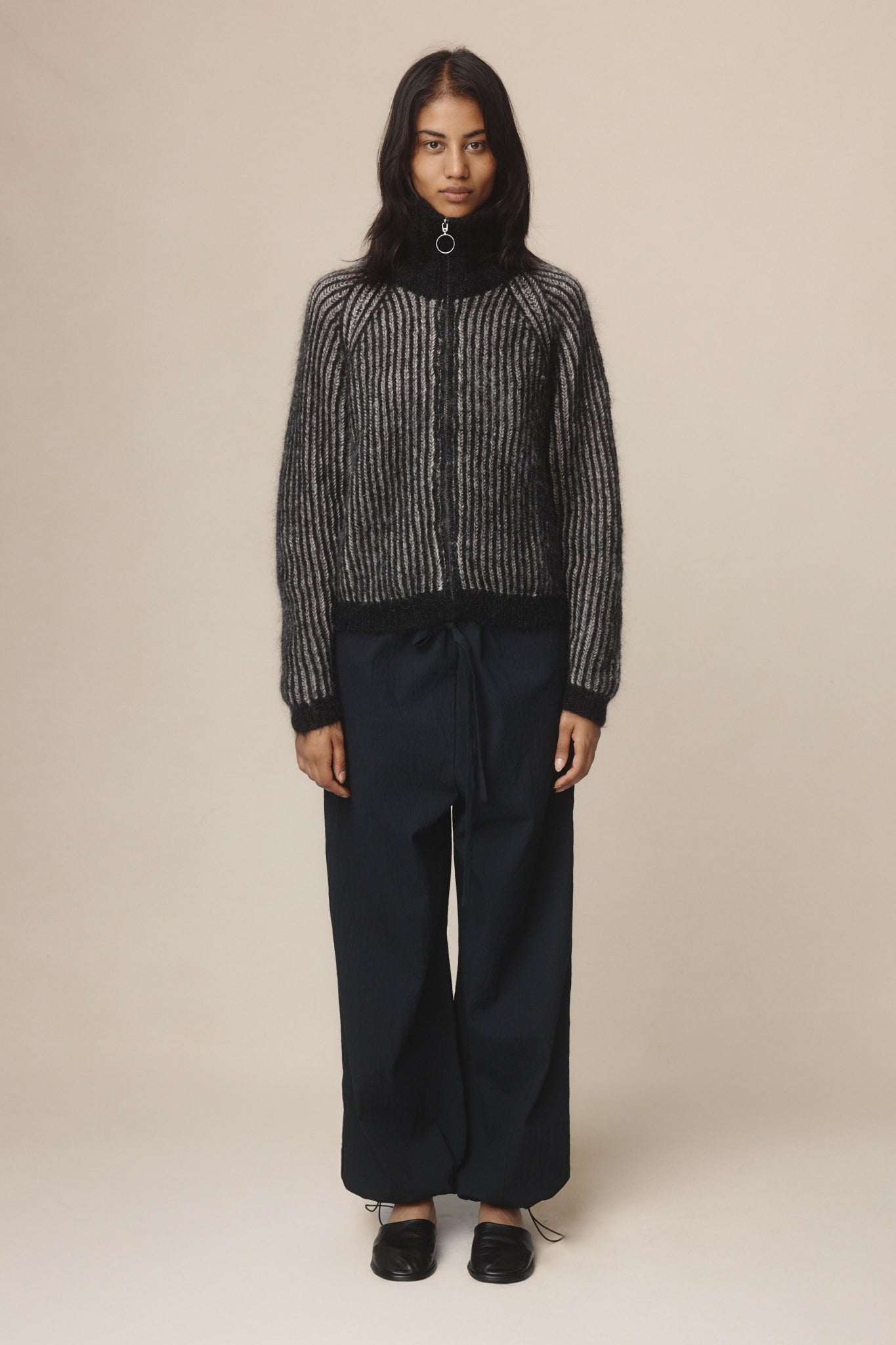 OSCAR ZIP UP - BLACK / GREIGE
