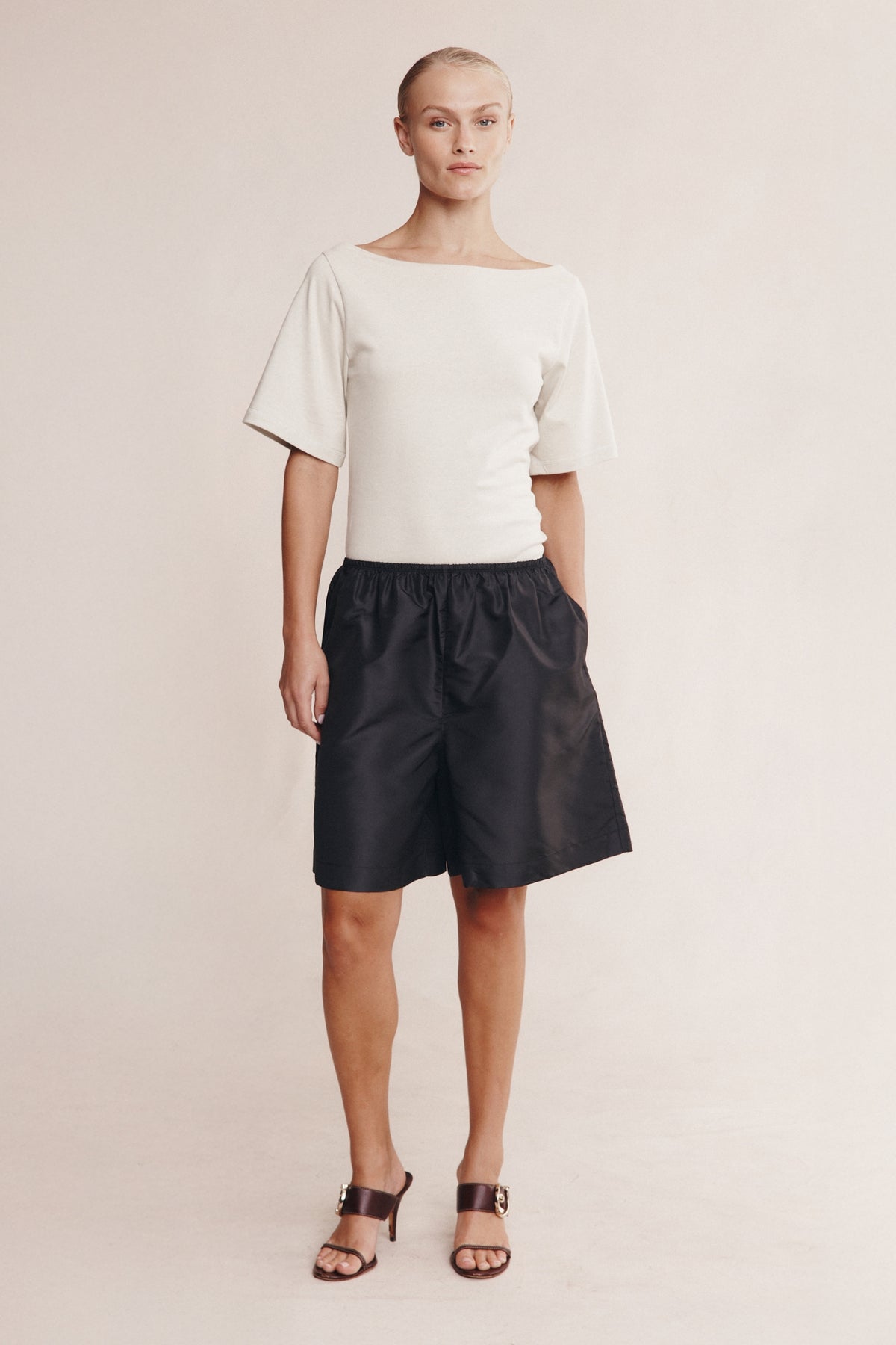 NARA SHORT - BLACK