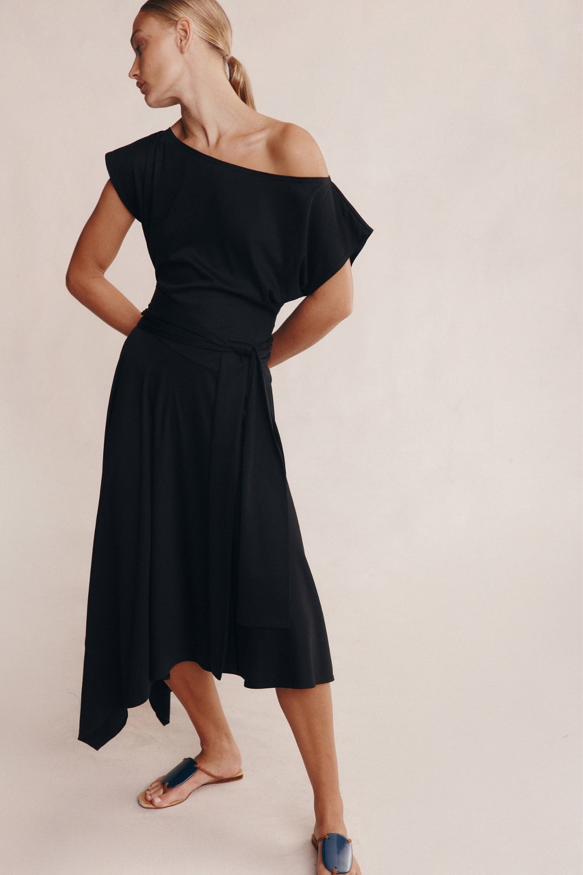 INEZ DRESS - BLACK