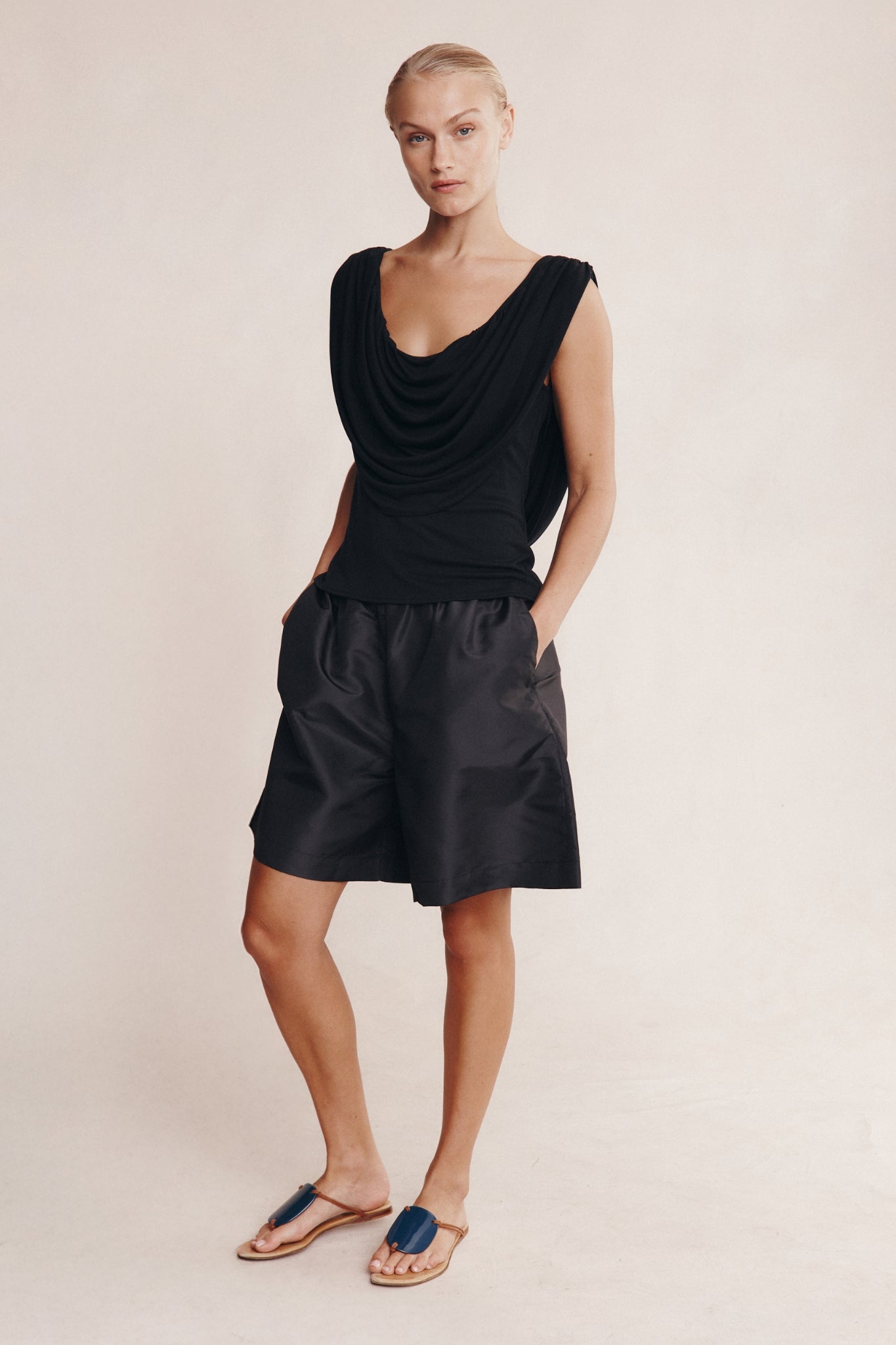 WINI TOP - BLACK