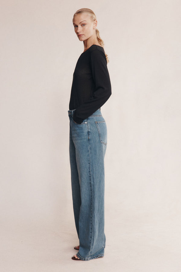 BELTED WIDE LEG JEAN - LIGHT WASH