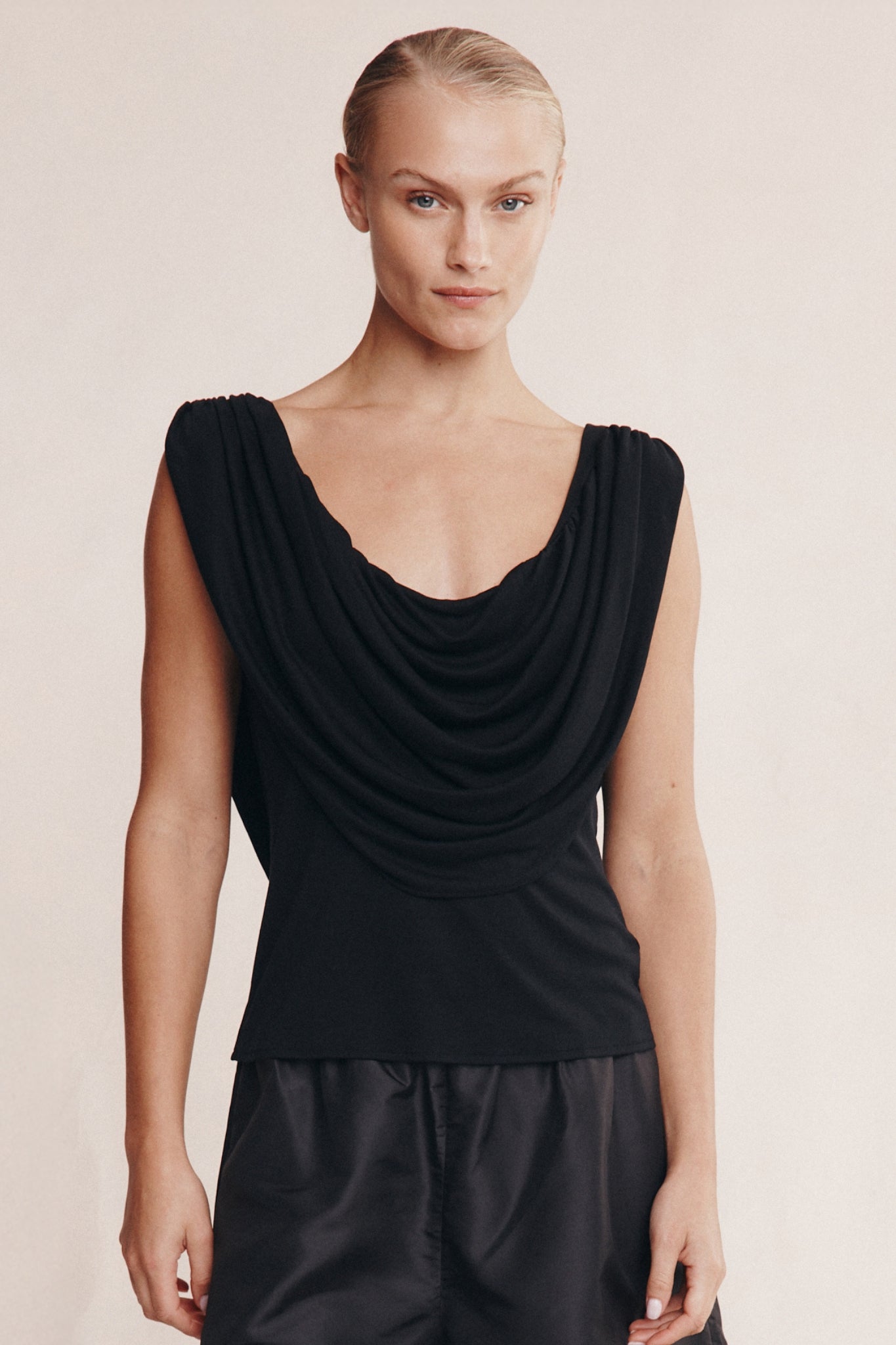 WINI TOP - BLACK