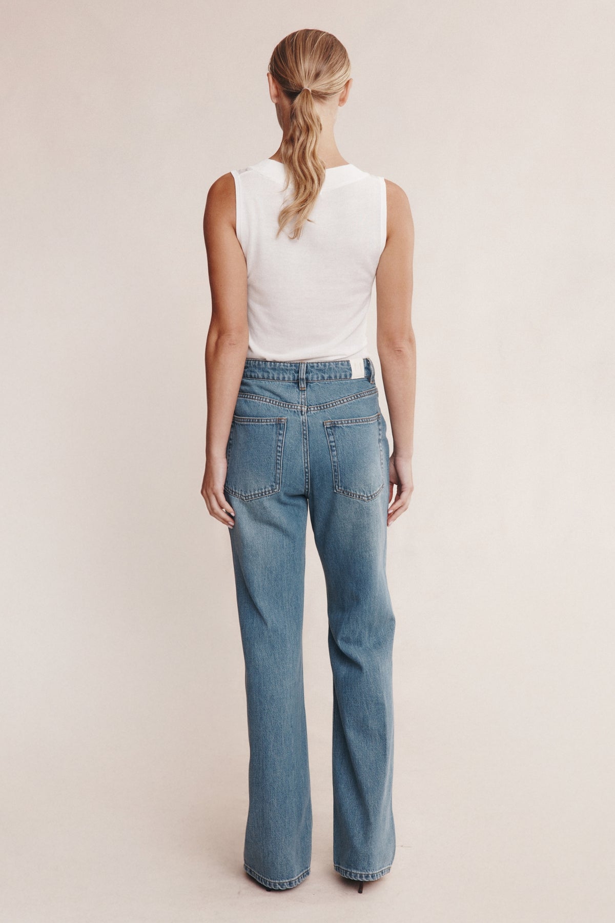 CLASSIC JEAN - LIGHT WASH