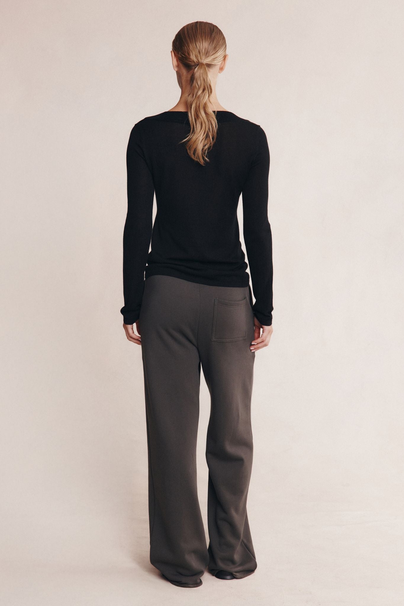VENEDA TOP - BLACK