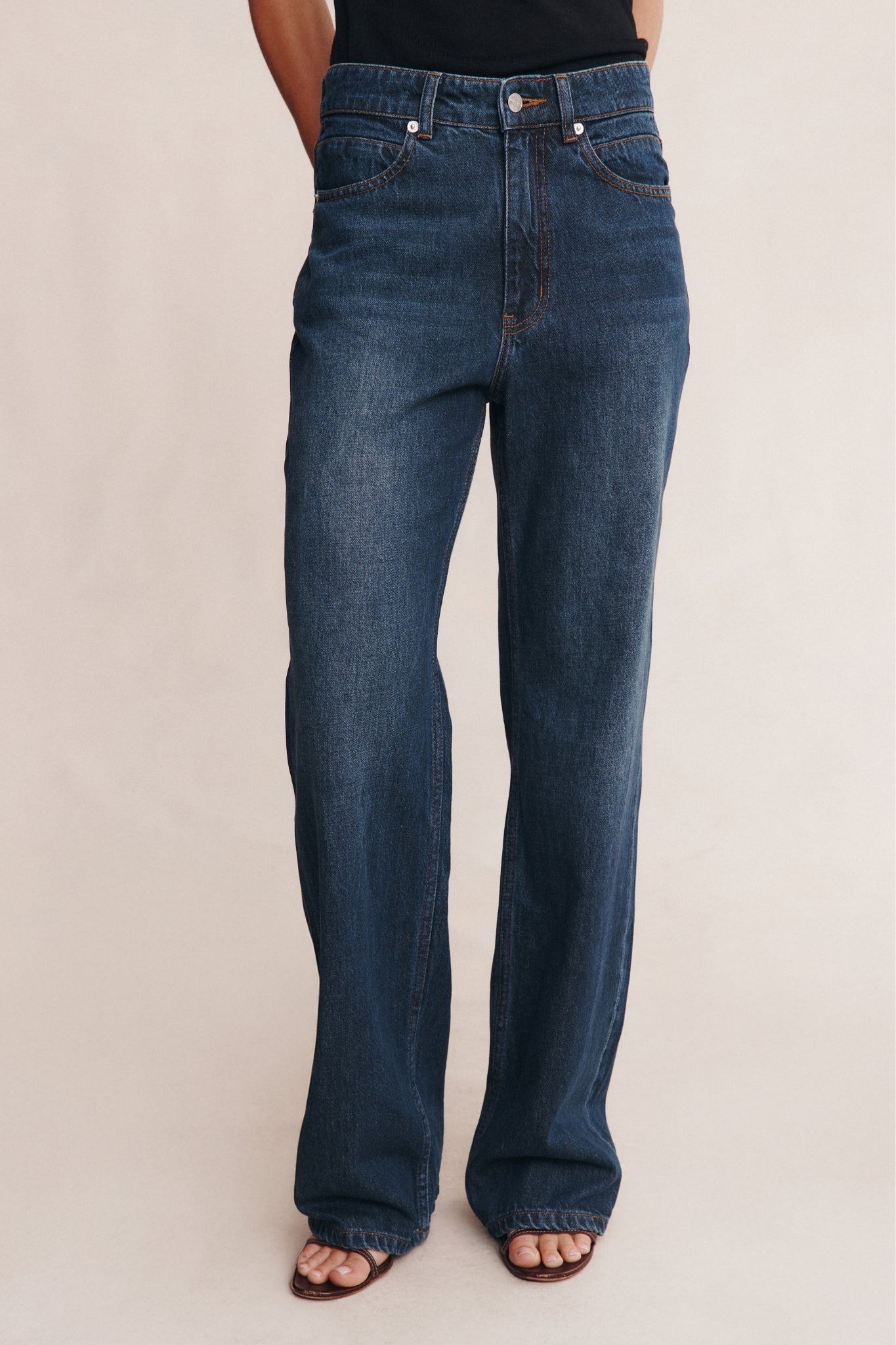 CLASSIC JEAN - DARK WASH
