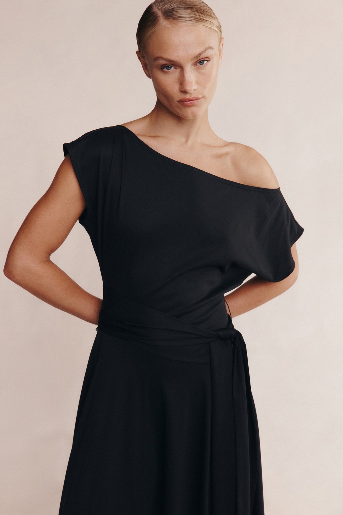 INEZ DRESS - BLACK
