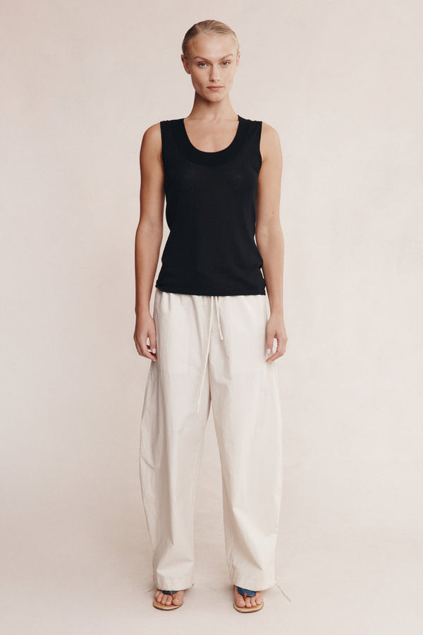 VENEDA SINGLET - BLACK