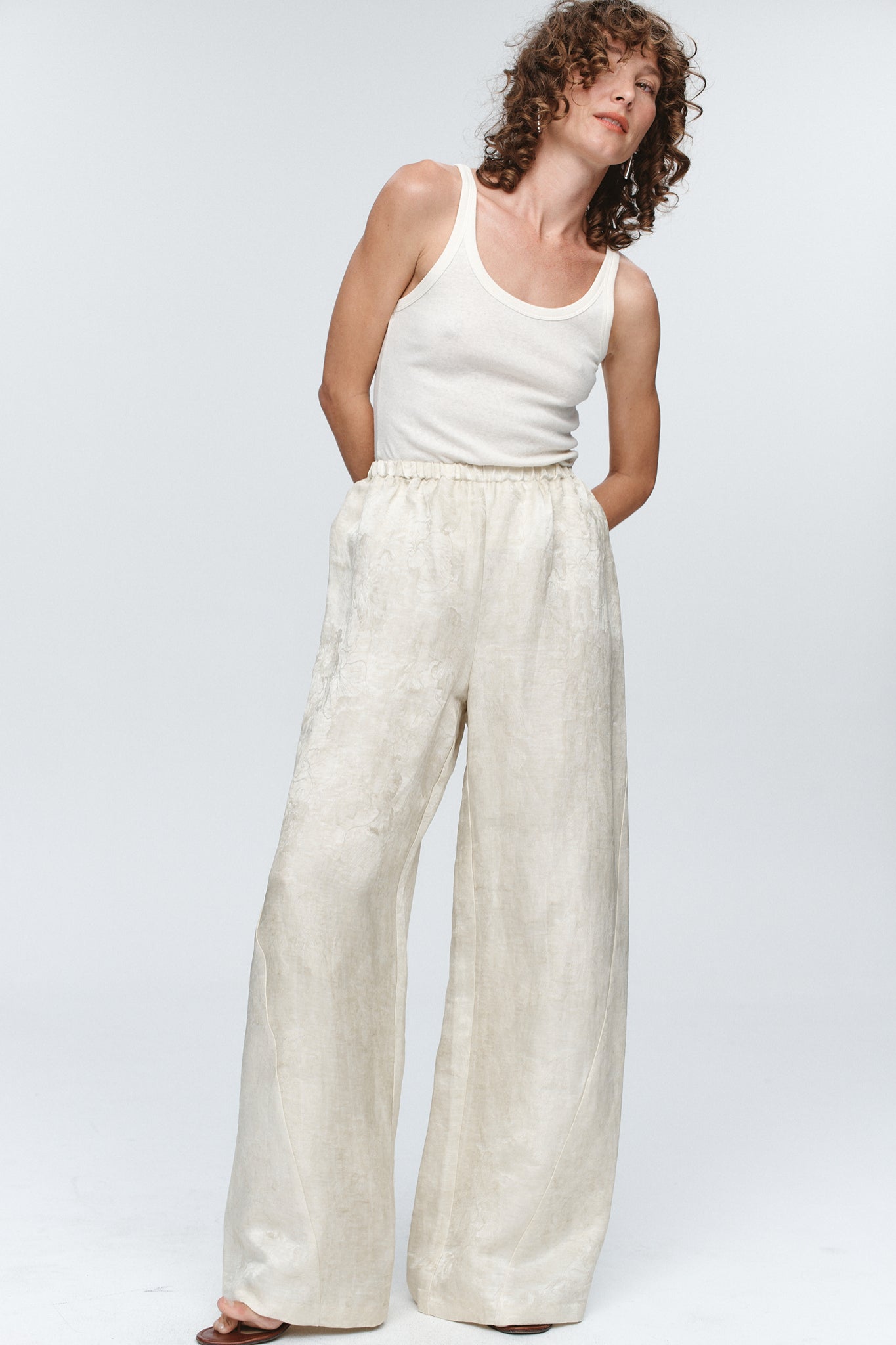ALICIA PANT - MOSS