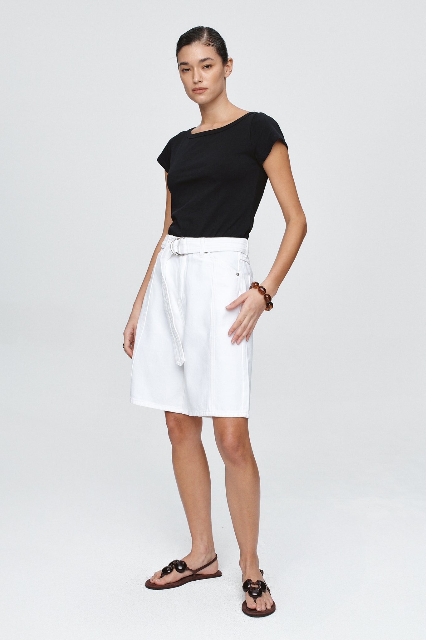 BELTED JEAN SHORT - BLANC