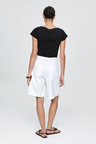 BELTED JEAN SHORT - BLANC