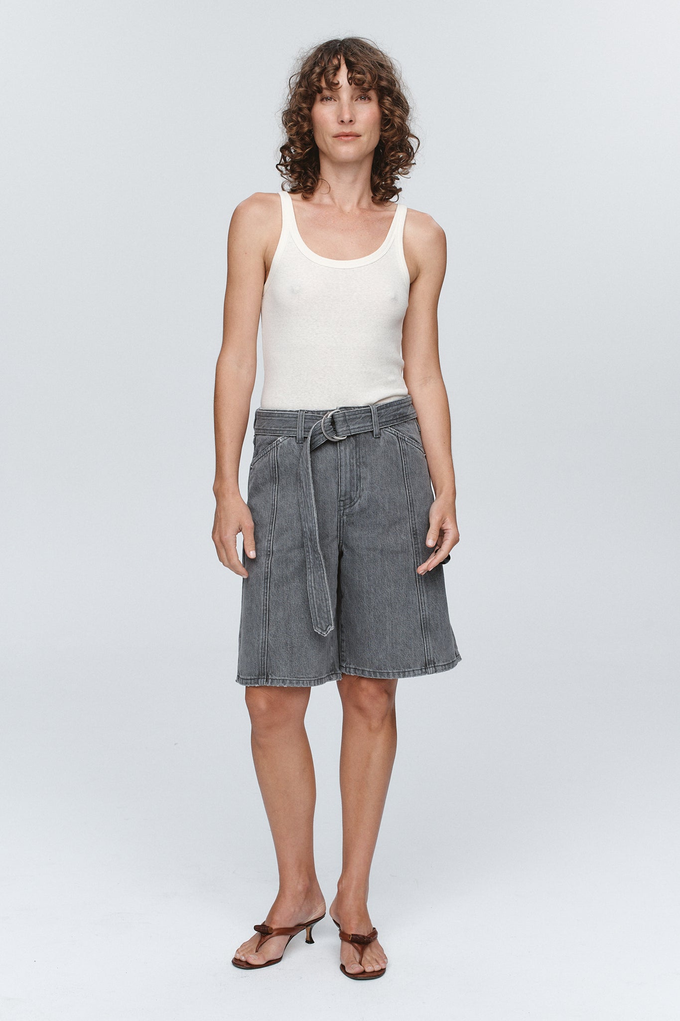 BELTED JEAN SHORT - STONE
