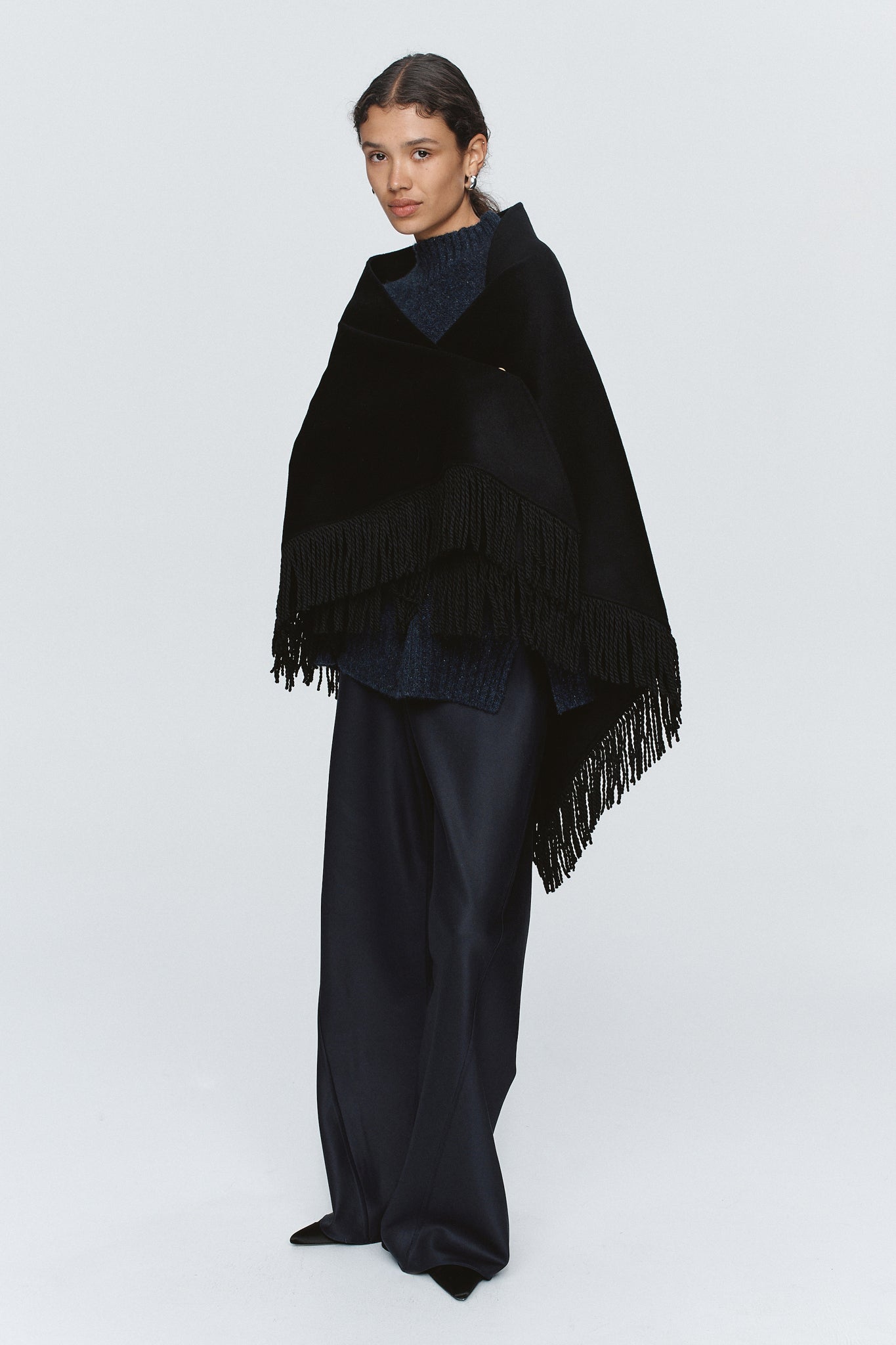 CORA SHAWL - BLACK