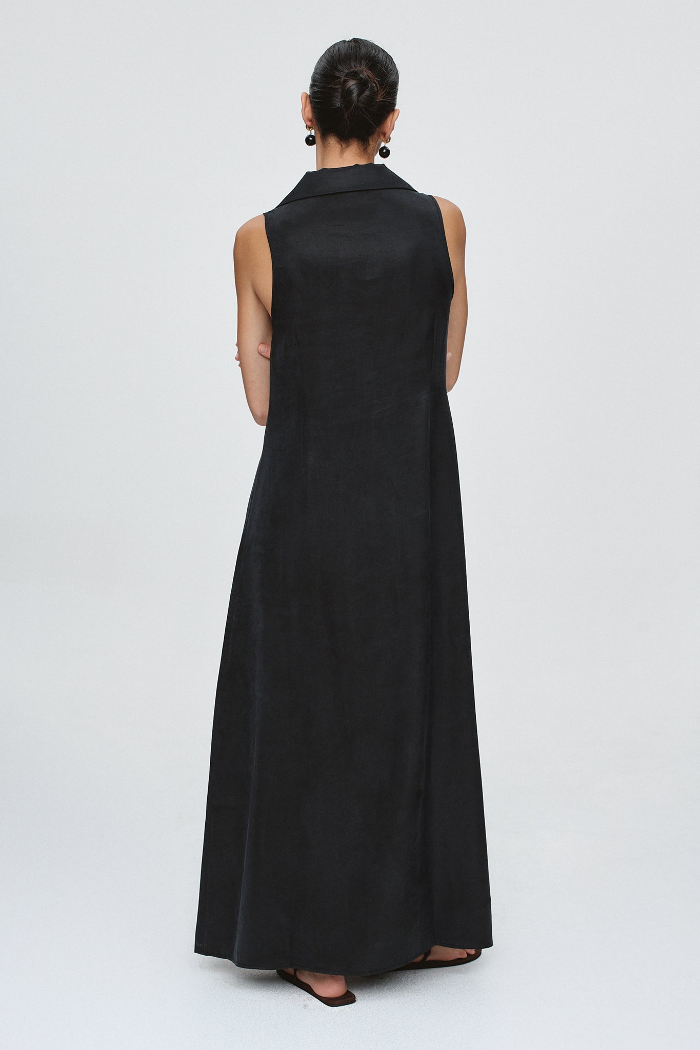 FOUNDATIONS SLEEVELESS DRESS - BLACK