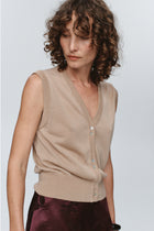 FOUNDATIONS VEST - ALMOND