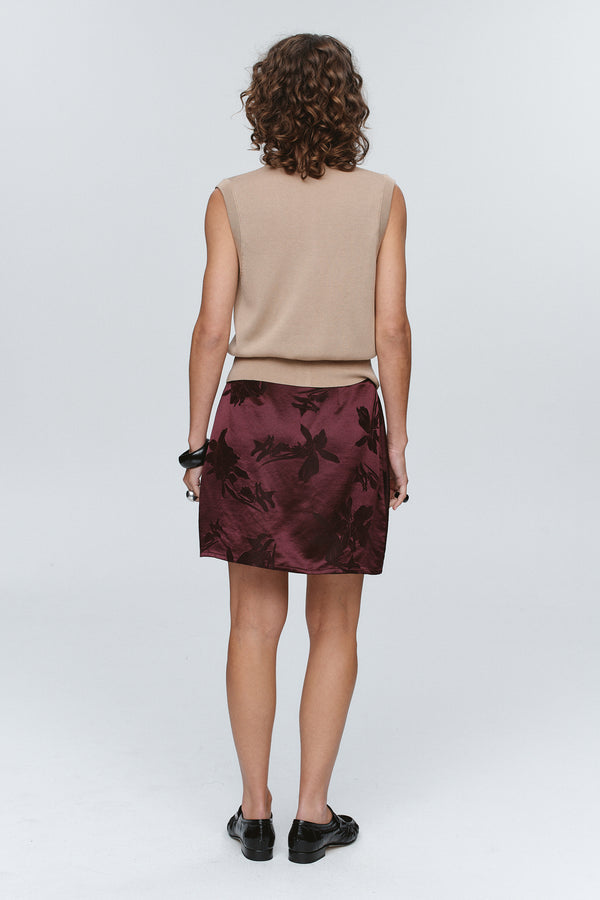 FOUNDATIONS VEST - ALMOND