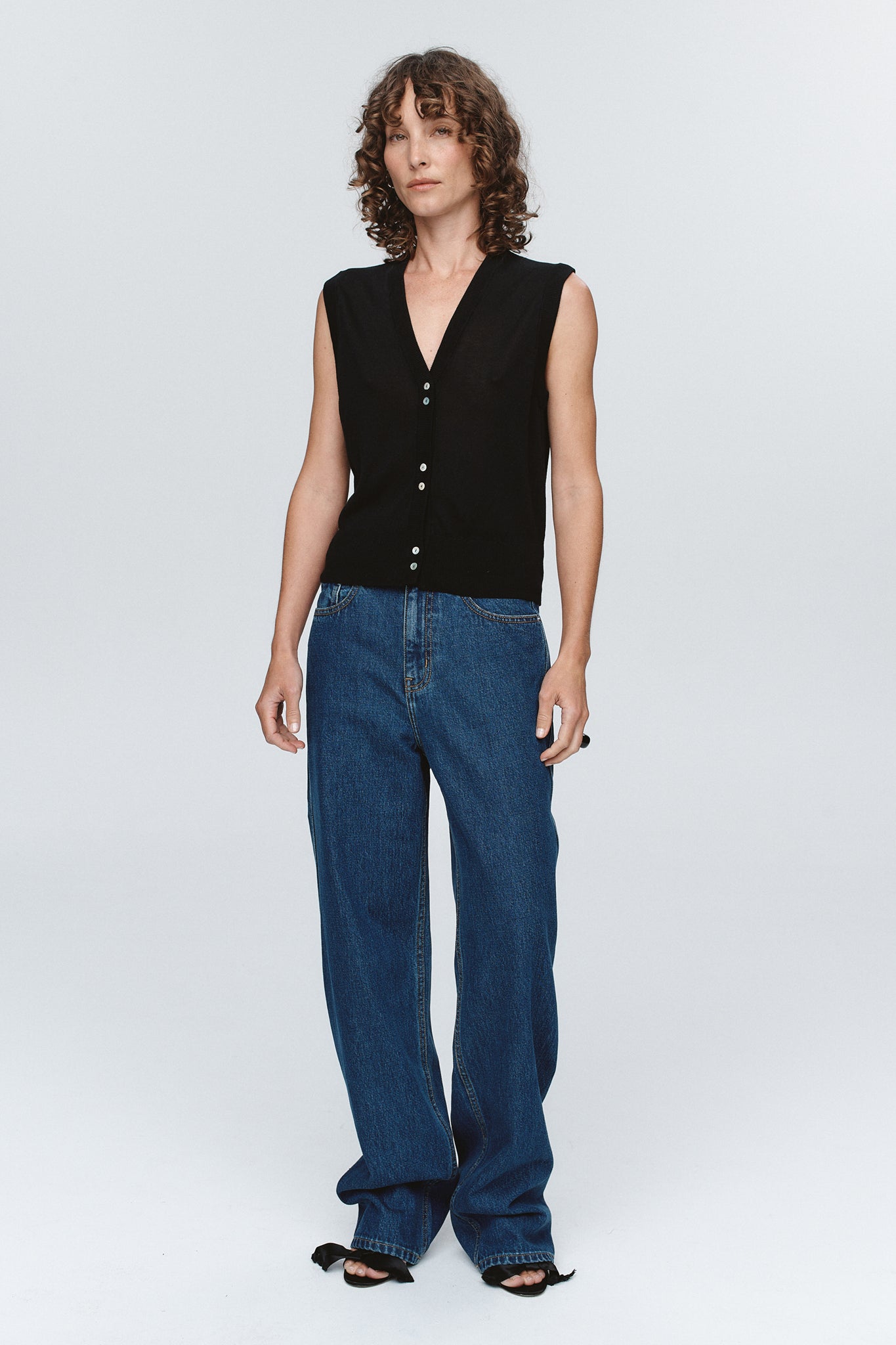 FOUNDATIONS VEST - BLACK