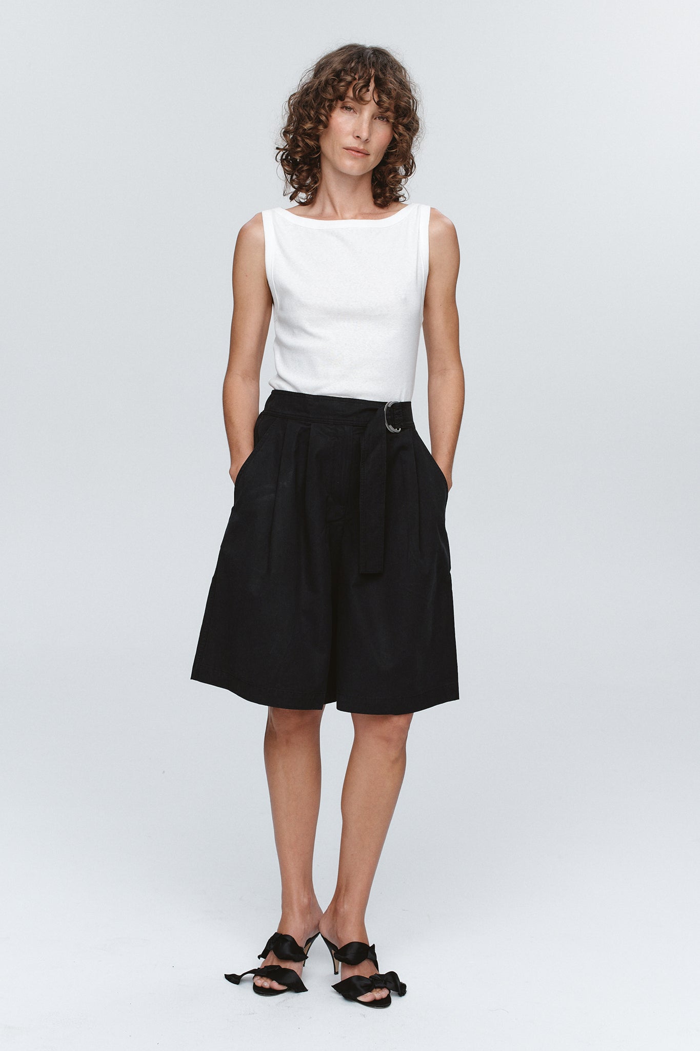 JULIAN SHORT - BLACK