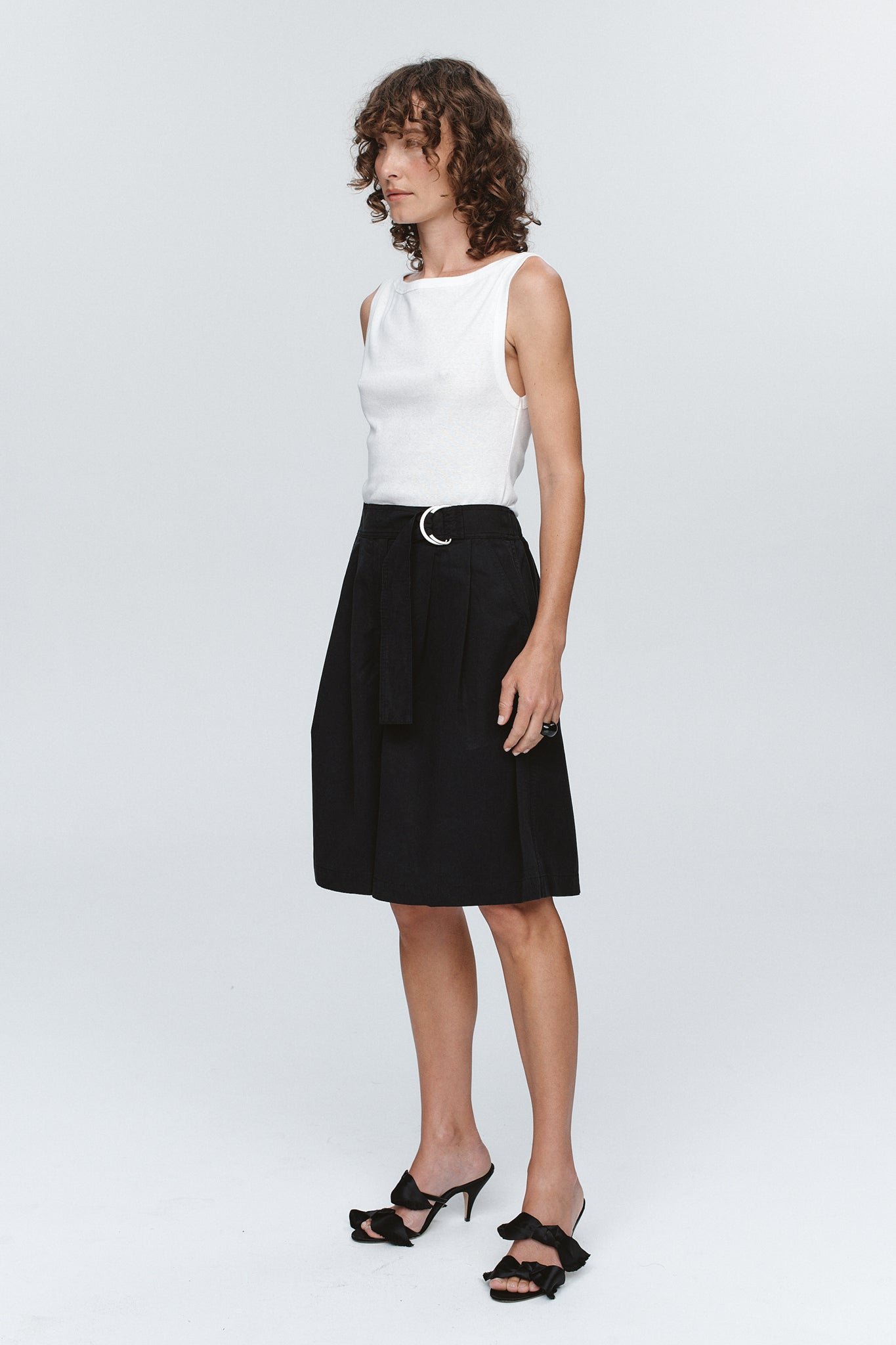 JULIAN SHORT - BLACK