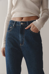 STRAIGHT LEG JEAN - MID BLUE