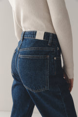 STRAIGHT LEG JEAN - MID BLUE