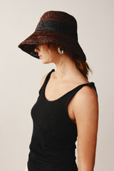 KUIA HAT - CHOCOLATE / BLACK
