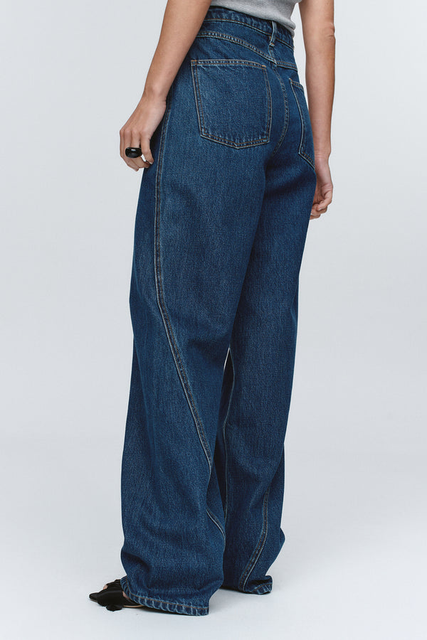 RELAXED CURVE JEAN - WASHED INDIGO