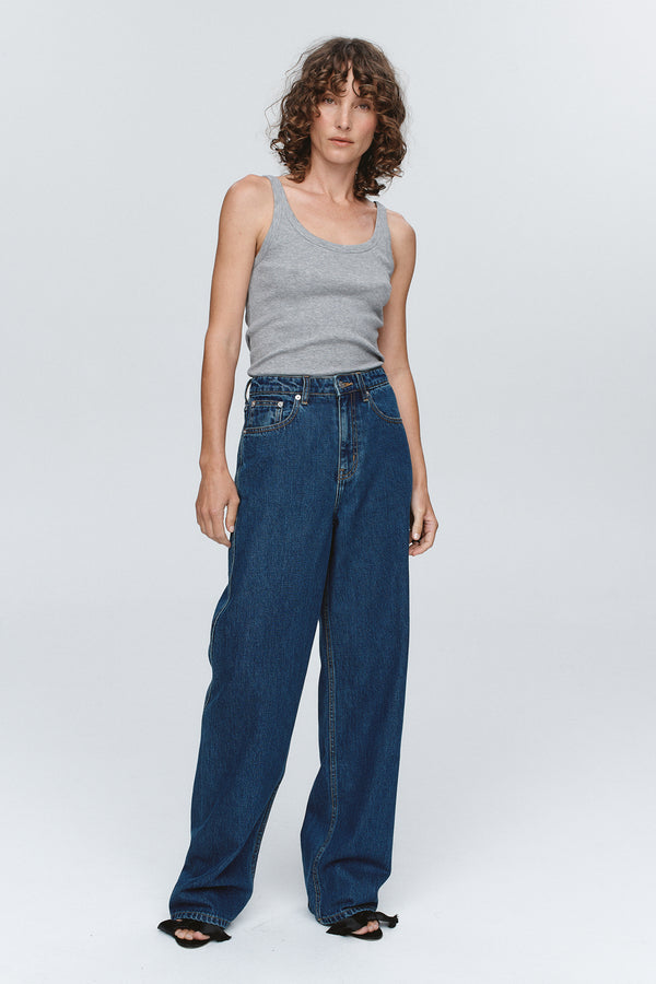 RELAXED CURVE JEAN - WASHED INDIGO