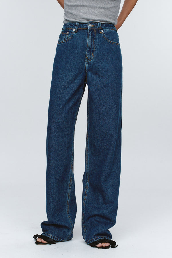 RELAXED CURVE JEAN - WASHED INDIGO