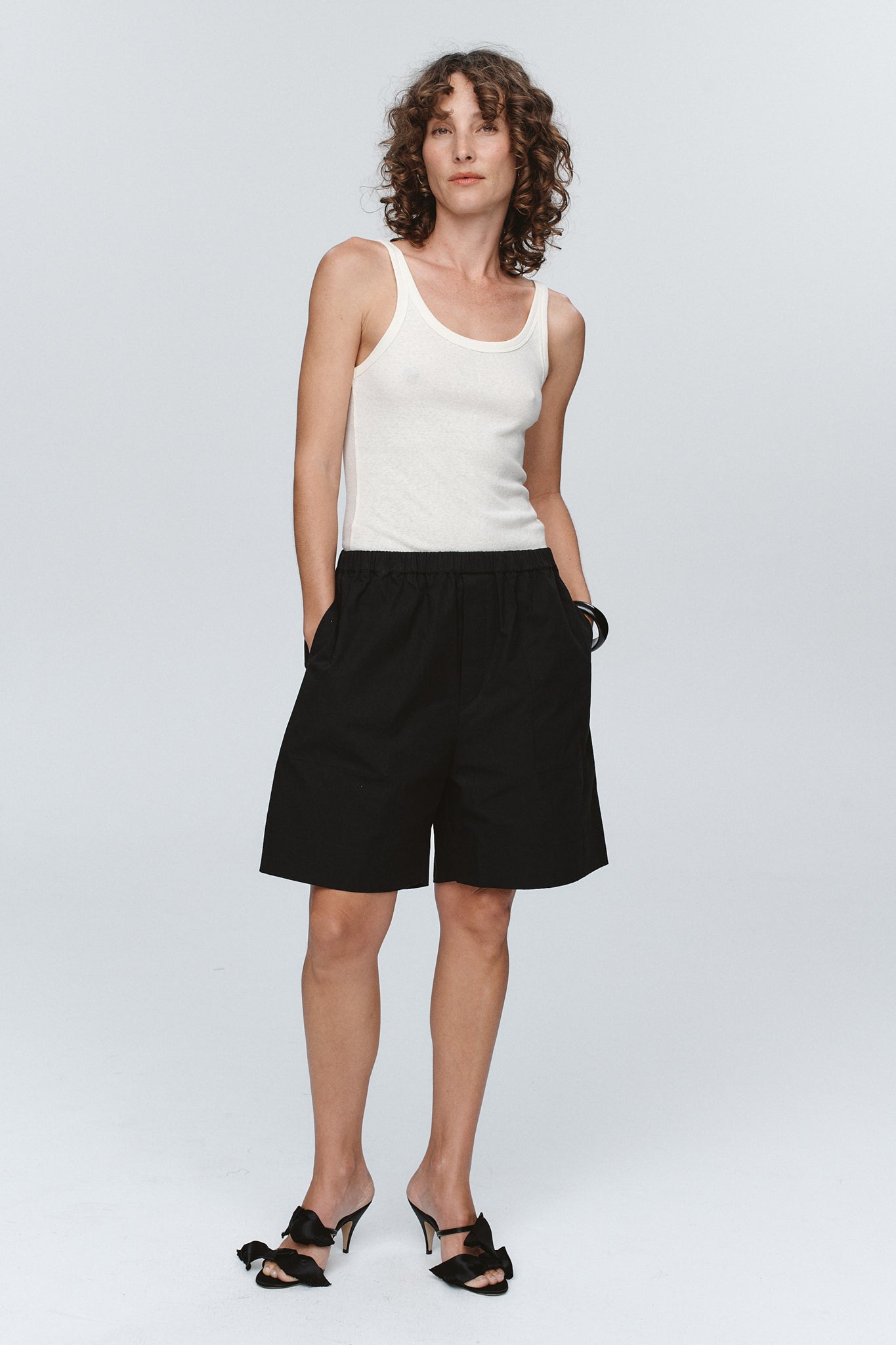 REN SHORT - BLACK