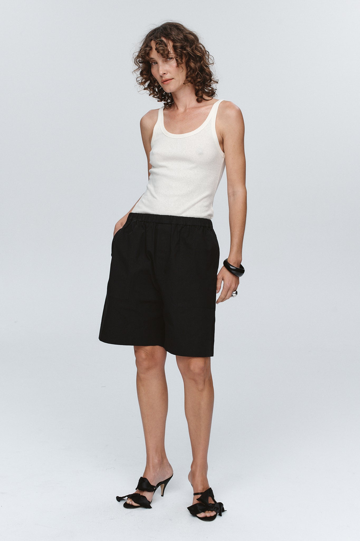 REN SHORT - BLACK