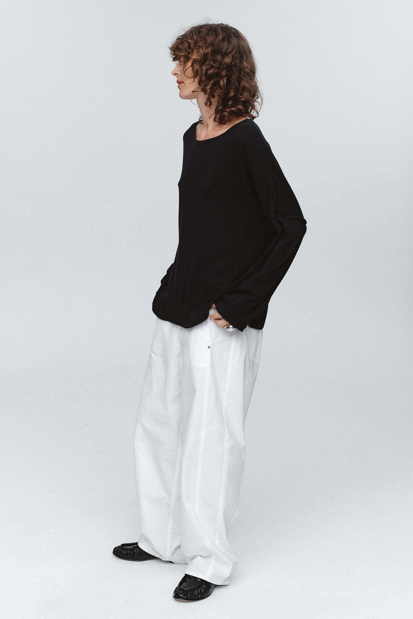 YELENA TEE - BLACK