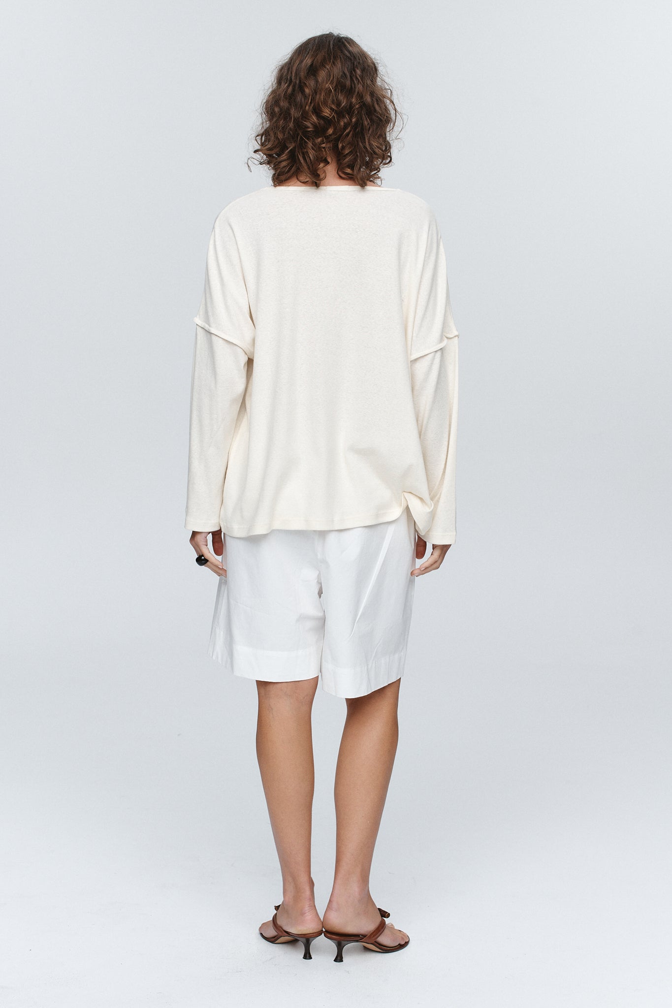 YELENA TEE - CRÈME